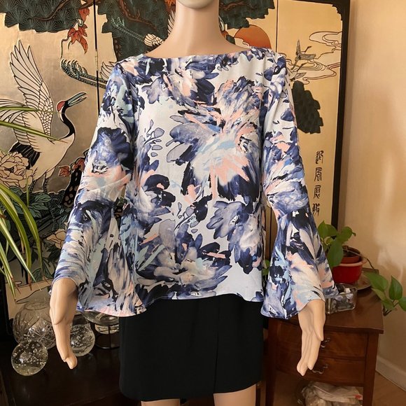Karen Kane Bell Sleeve Top Sz XS - Picture 6 of 8